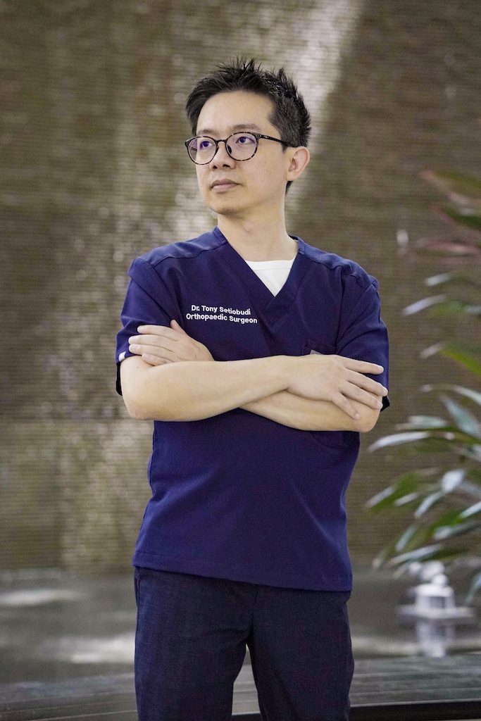 Dr Tony Setiobudi - orthopaedic doctor