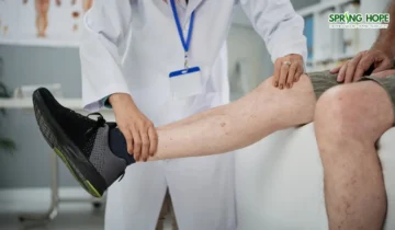 Memahami Spinal Stenosis: Mengapa Betis Terasa Berat dan Kram Saat Berjalan?